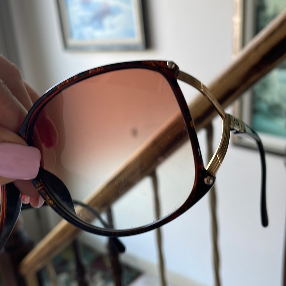 Authentic Large Frame Sunglasses Dior. - Picture 11 of 16